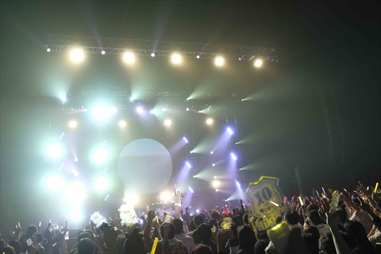 Hilcrhyme、10周年記念ツアー東京公演で史上最多の37曲を熱唱 